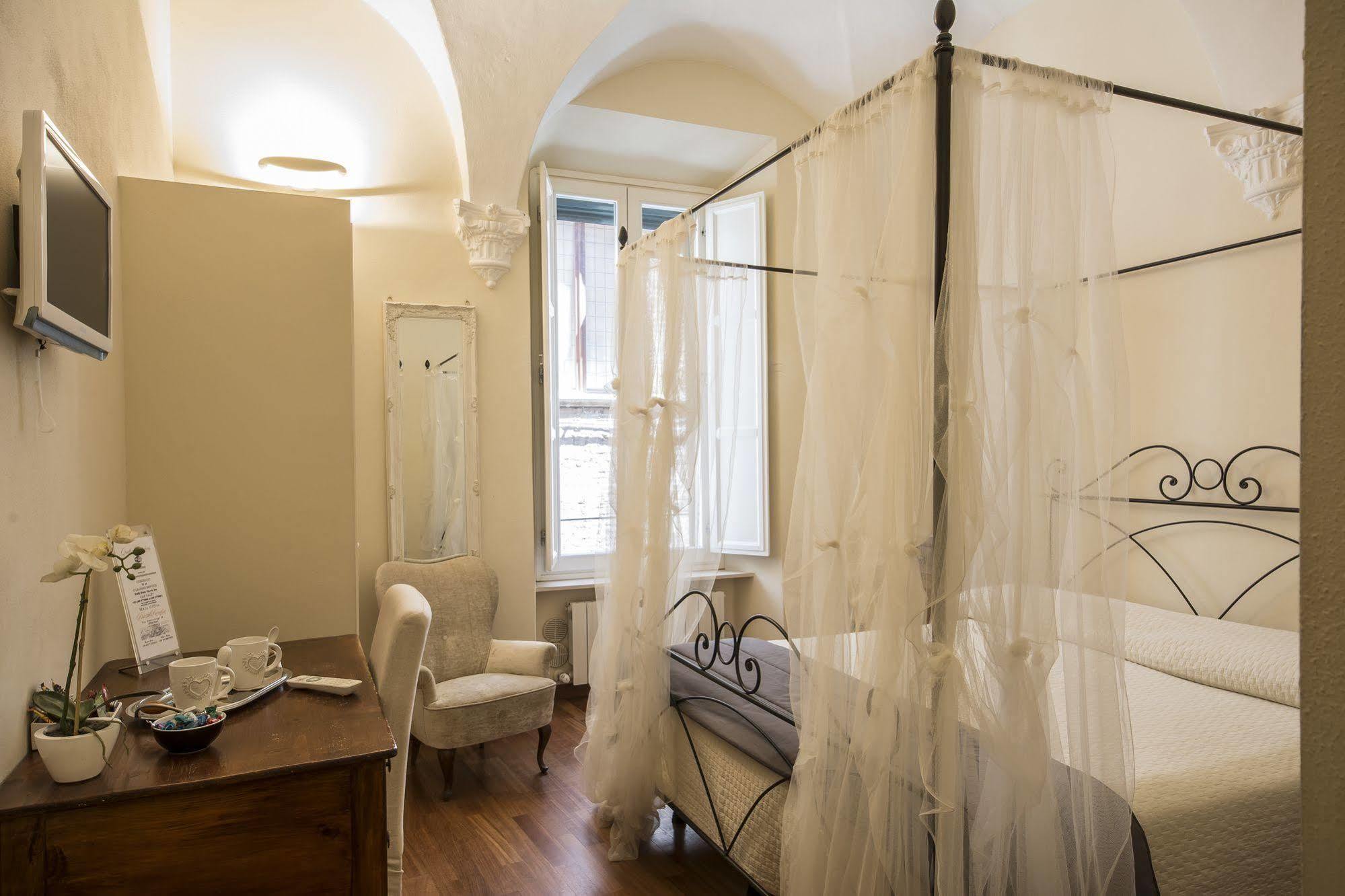 Quattro Cantoni Affittacamere 2*